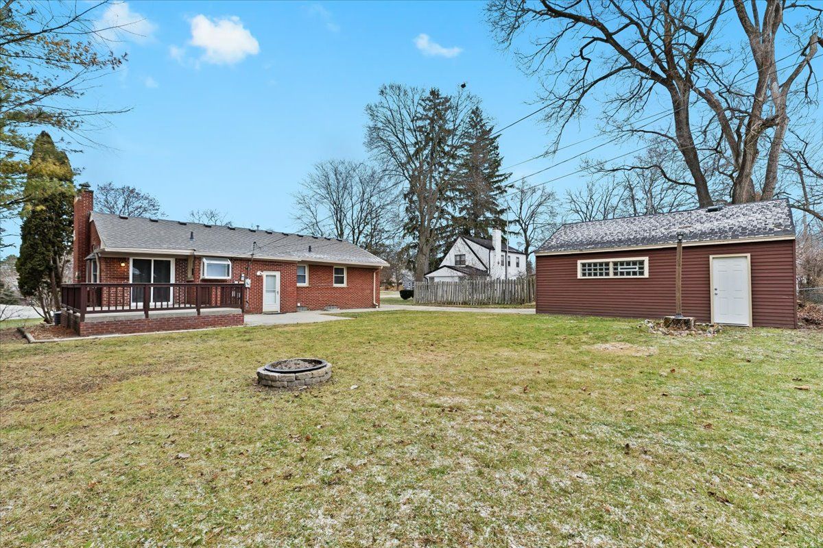 25925 LYNDON