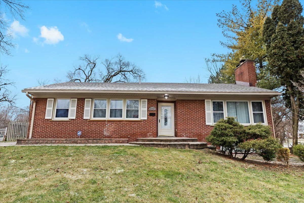 25925 LYNDON