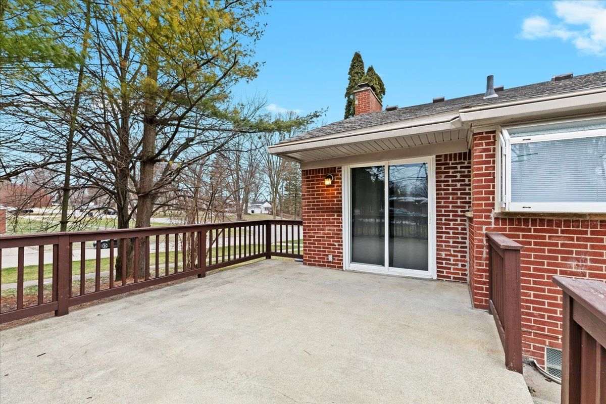 25925 LYNDON