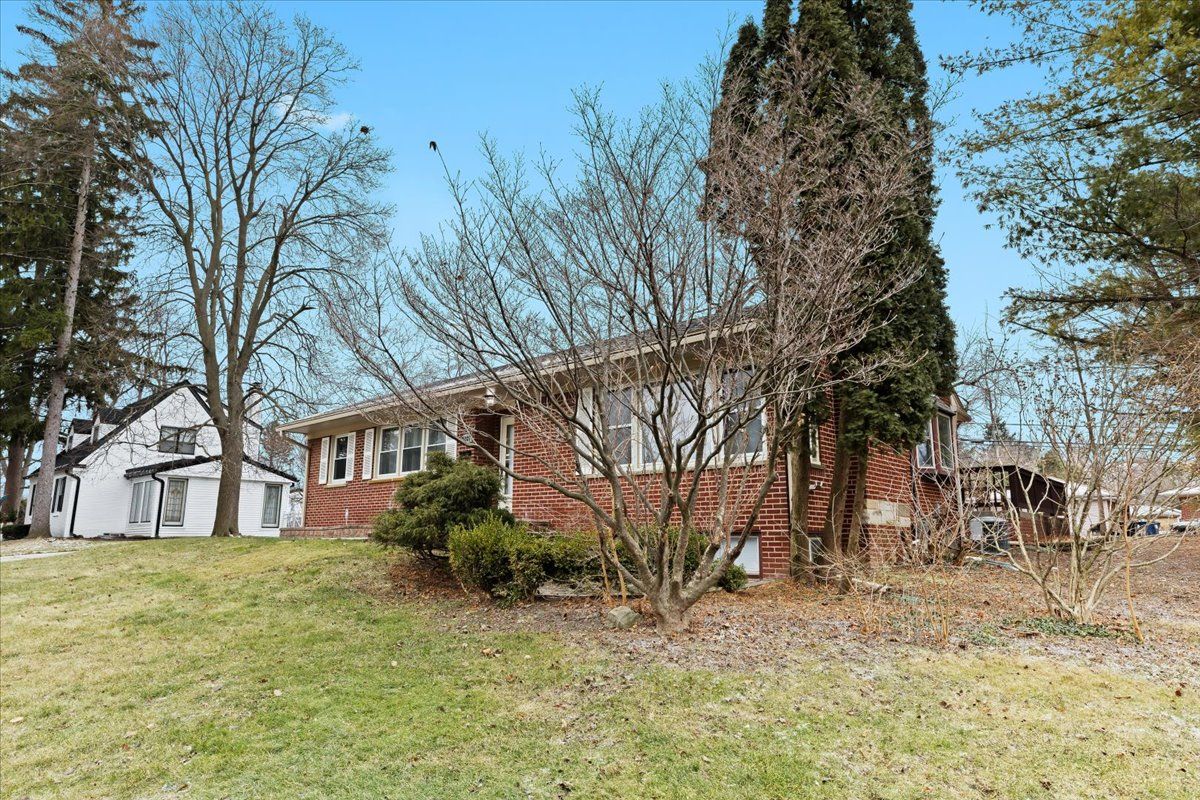 25925 LYNDON