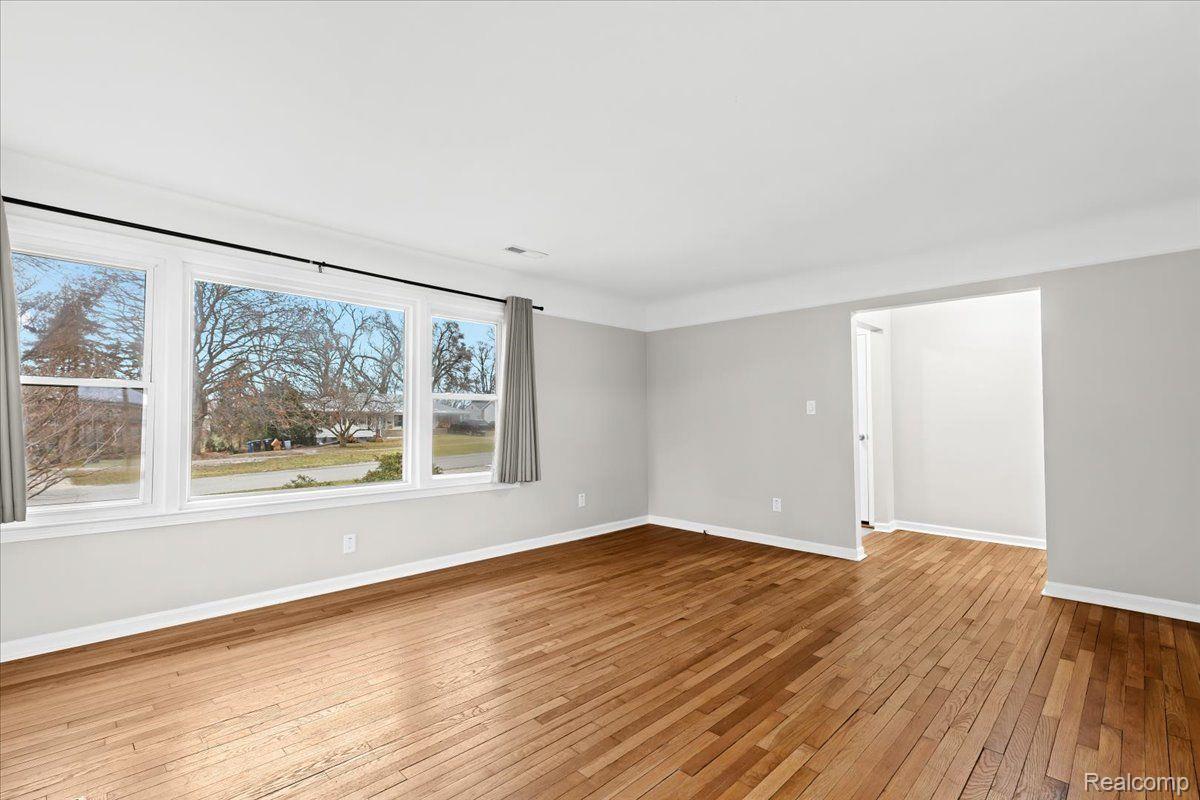 25925 LYNDON