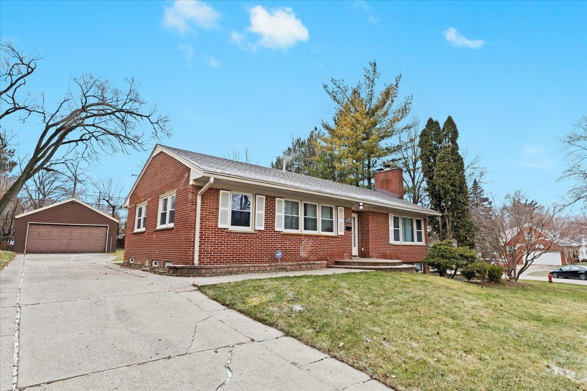 25925 LYNDON