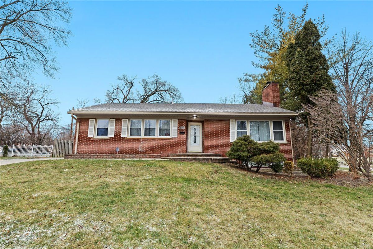25925 LYNDON