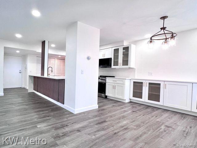 600 W BROWN Street 303