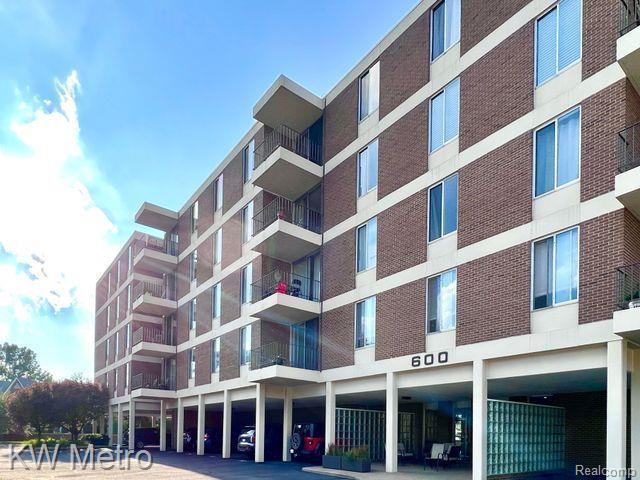 600 W BROWN Street 303