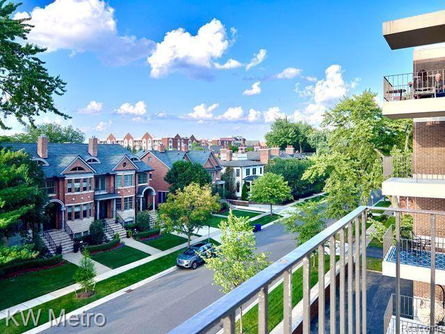 600 W BROWN Street 303
