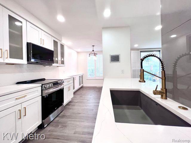 600 W BROWN Street 303