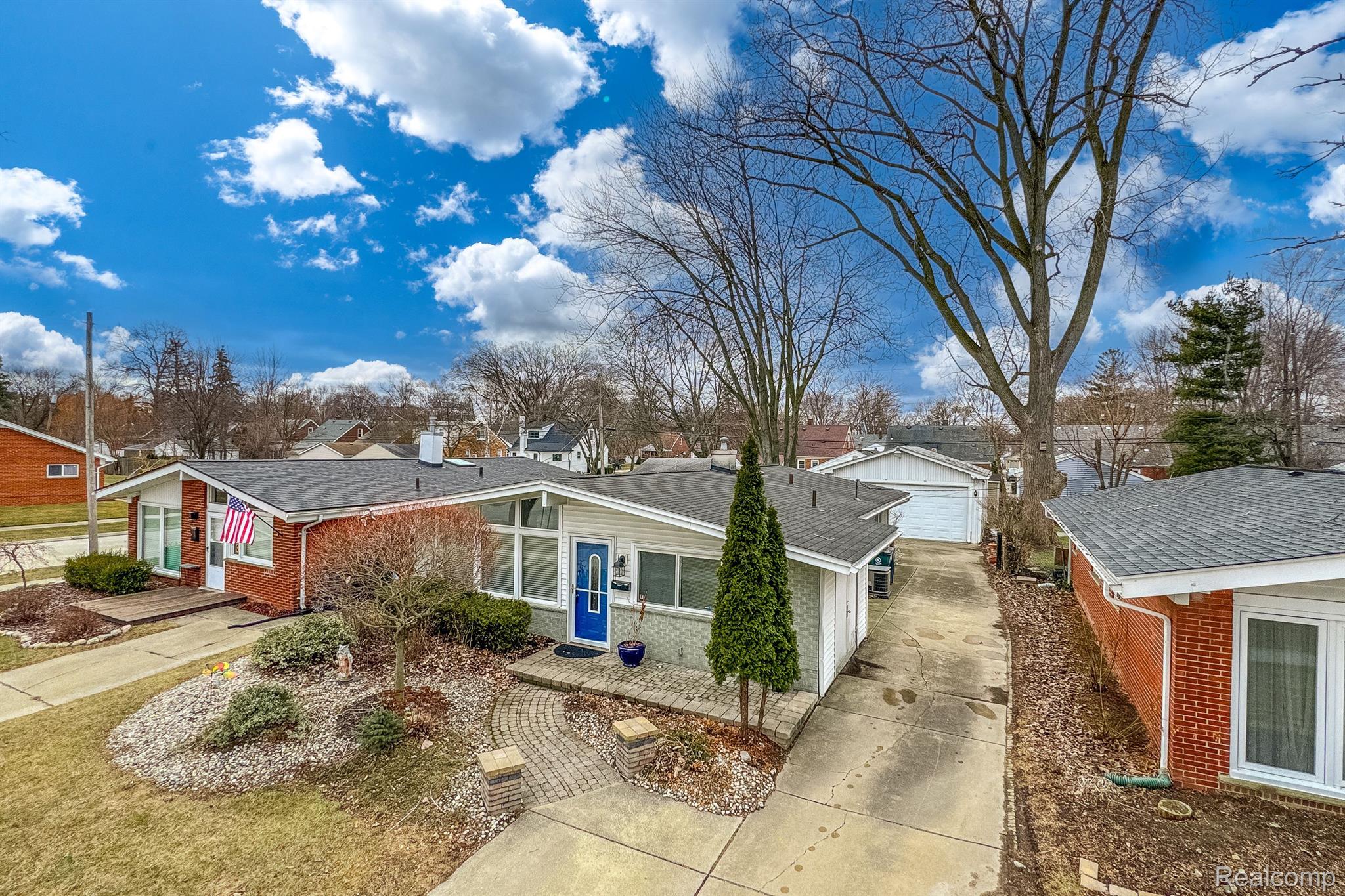2907 N Campbell Road