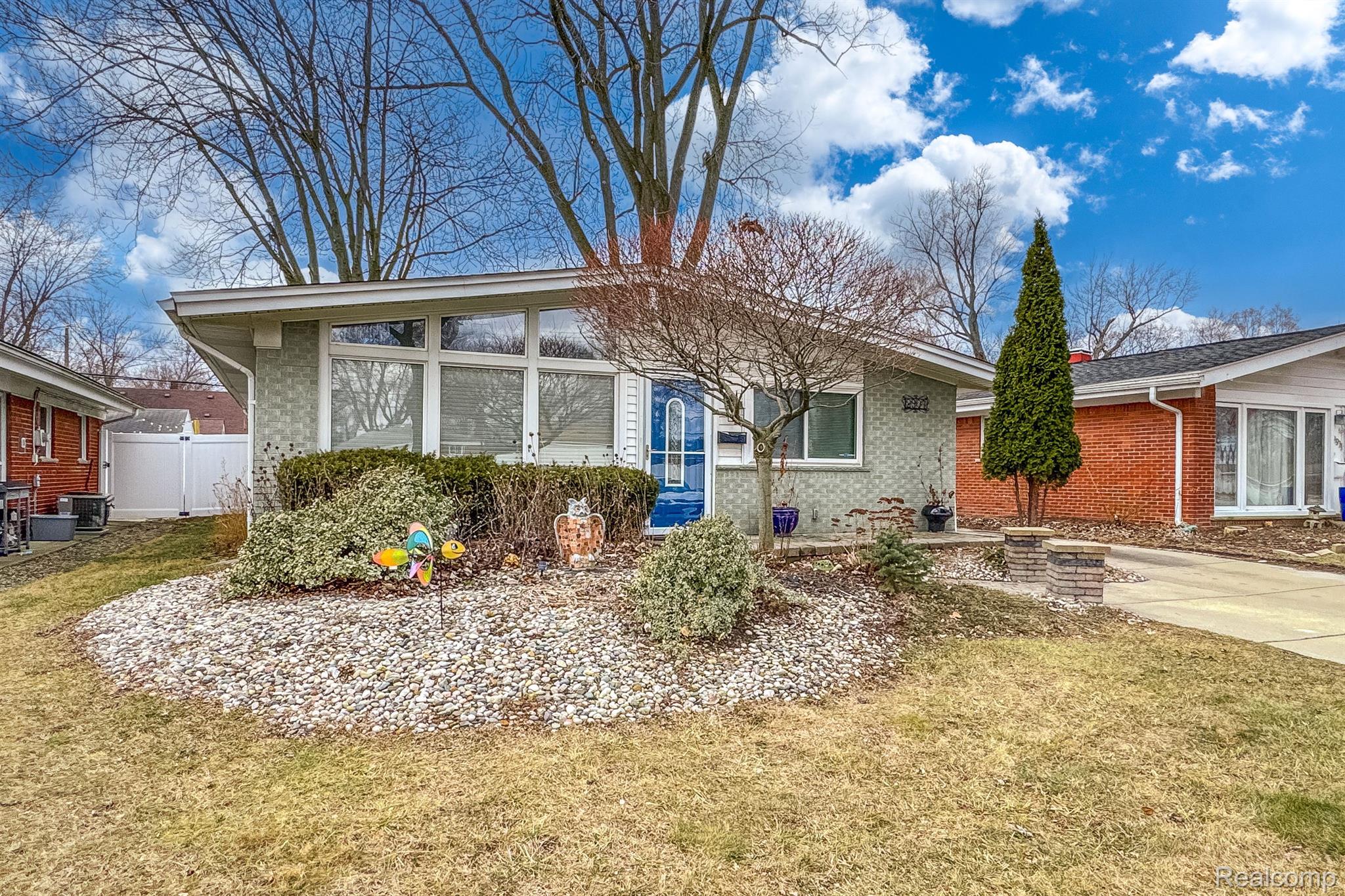 2907 N Campbell Road