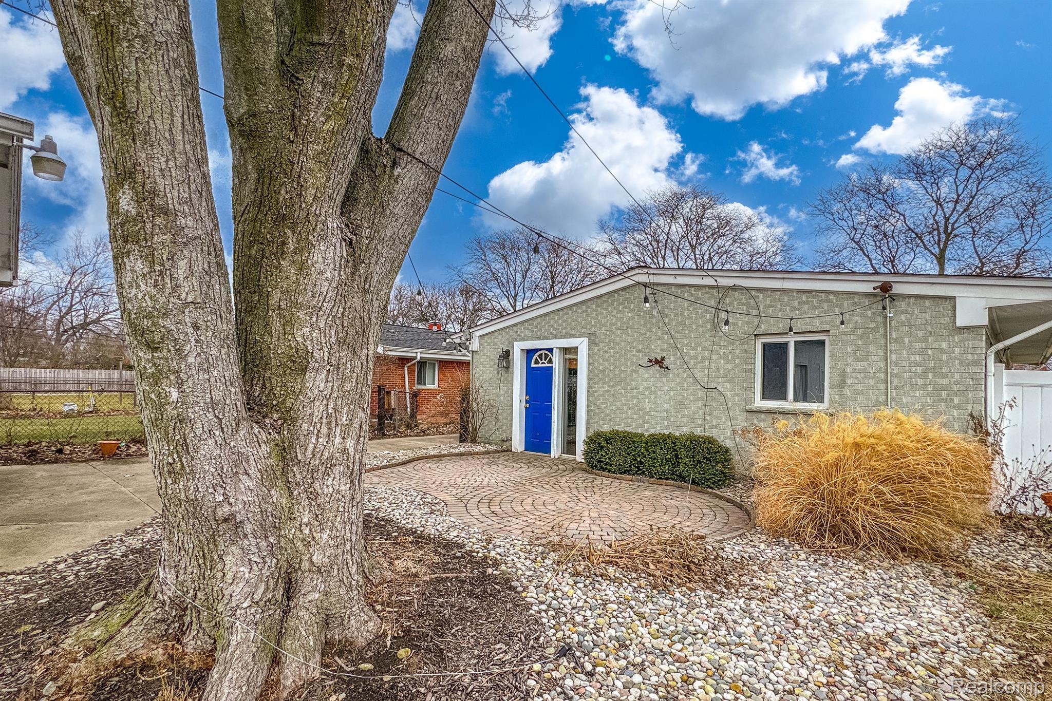 2907 N Campbell Road