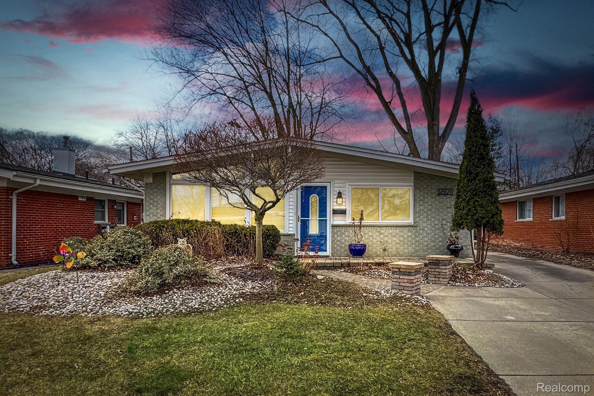 2907 N Campbell Road