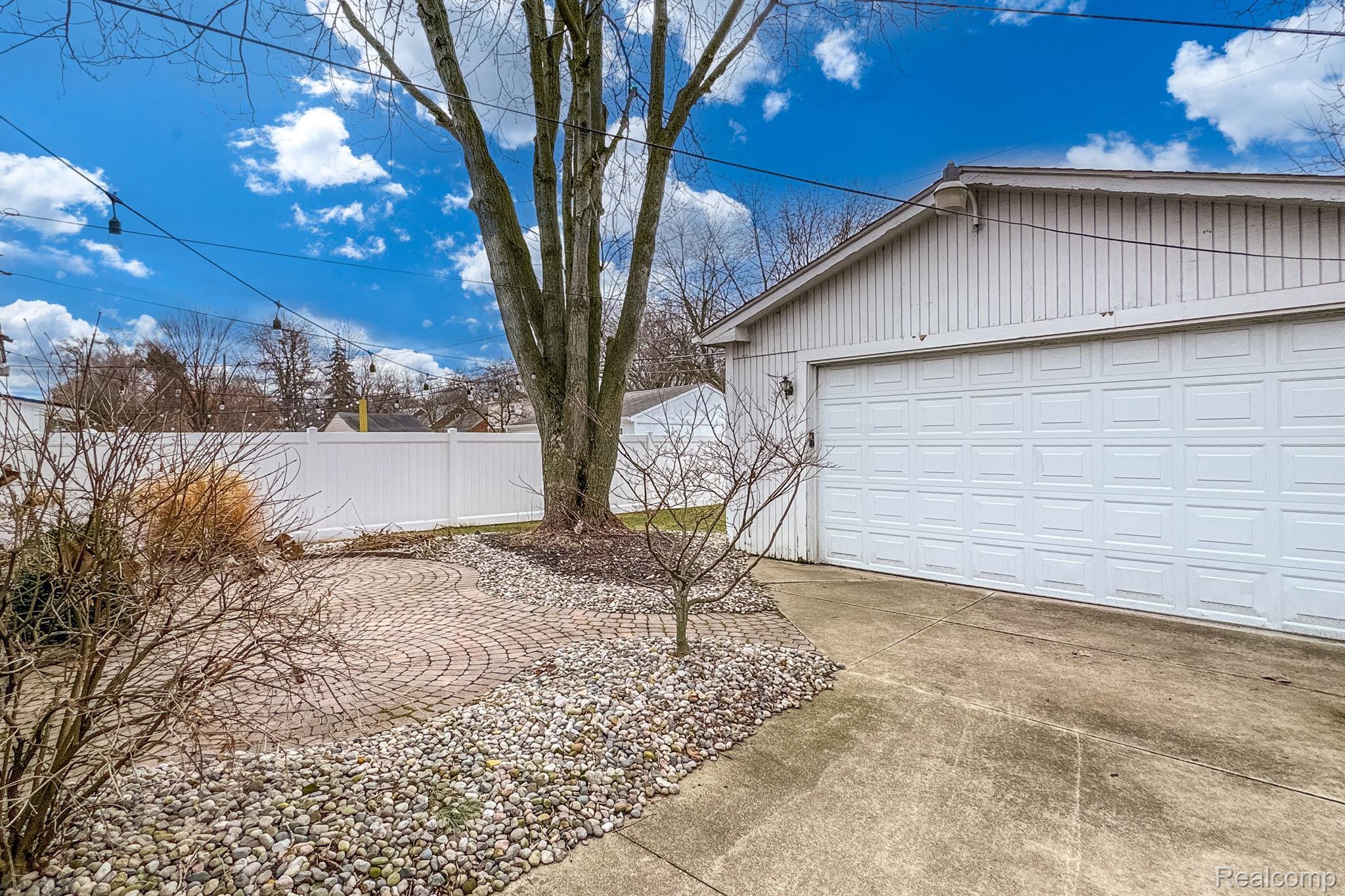 2907 N Campbell Road
