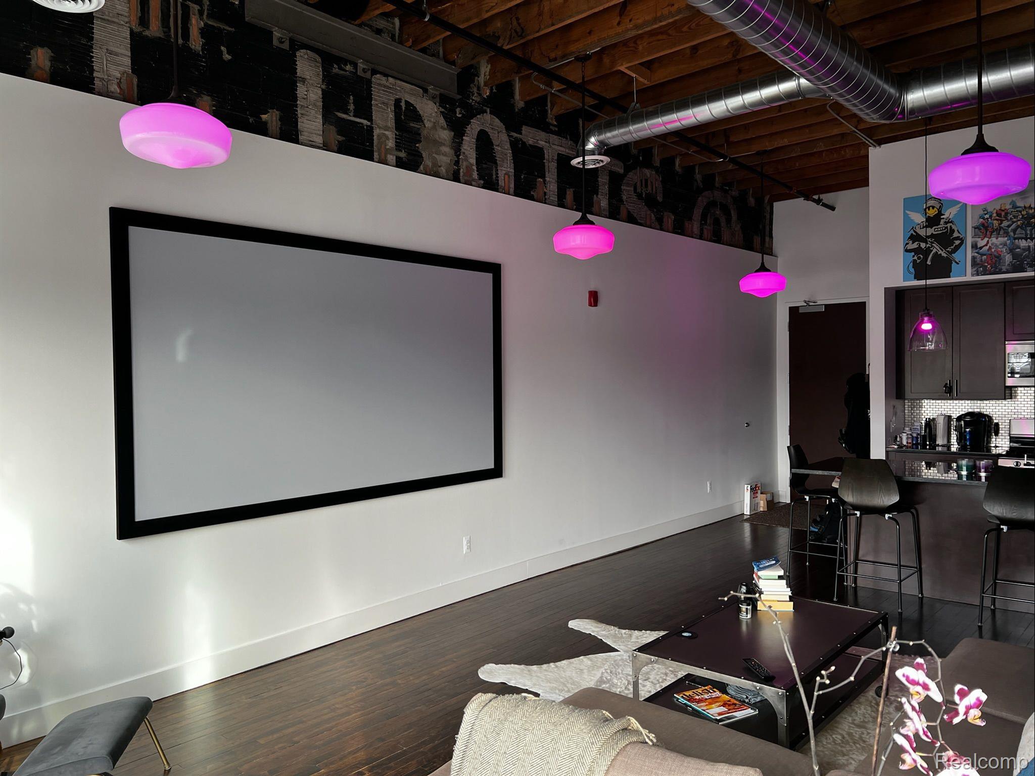 922 N Main Street 212