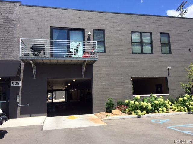 922 N Main Street 212