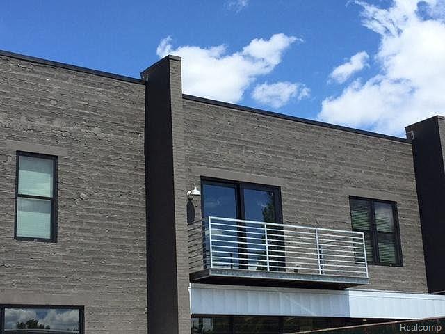 922 N Main Street 212