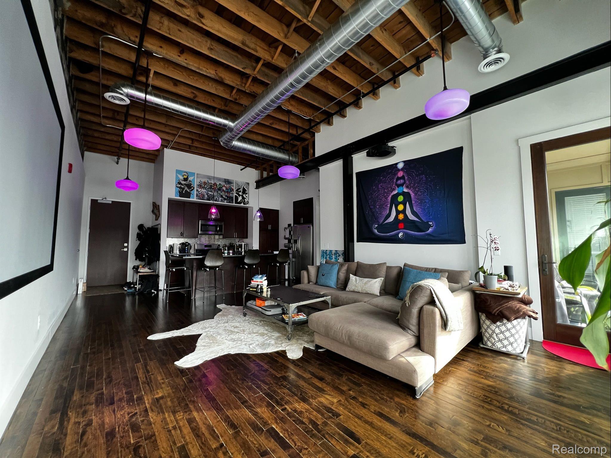 922 N Main Street 212