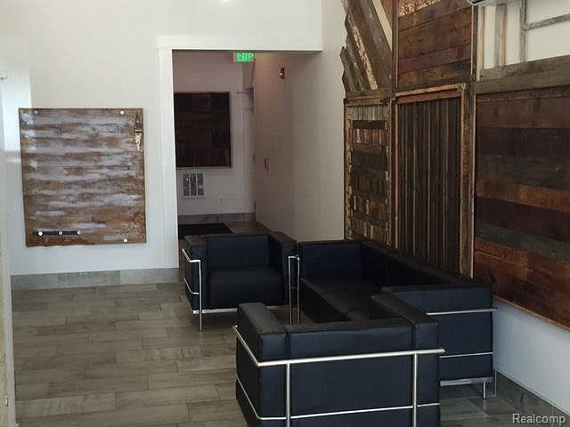 922 N Main Street 212