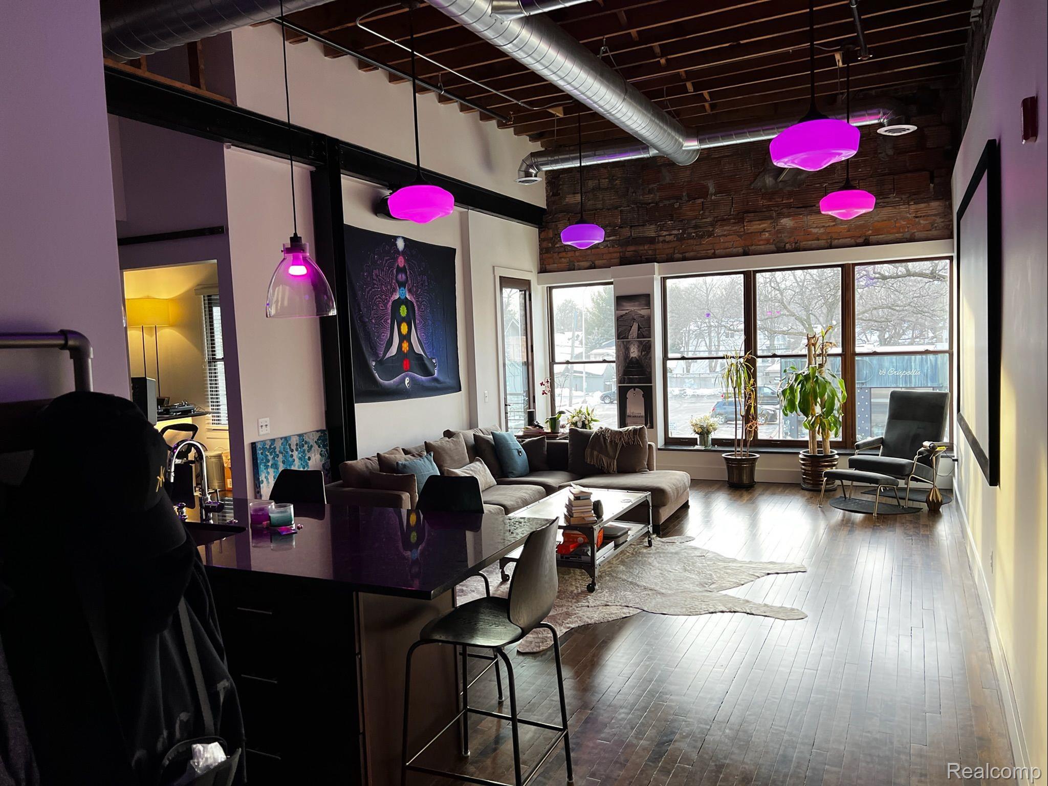 922 N Main Street 212