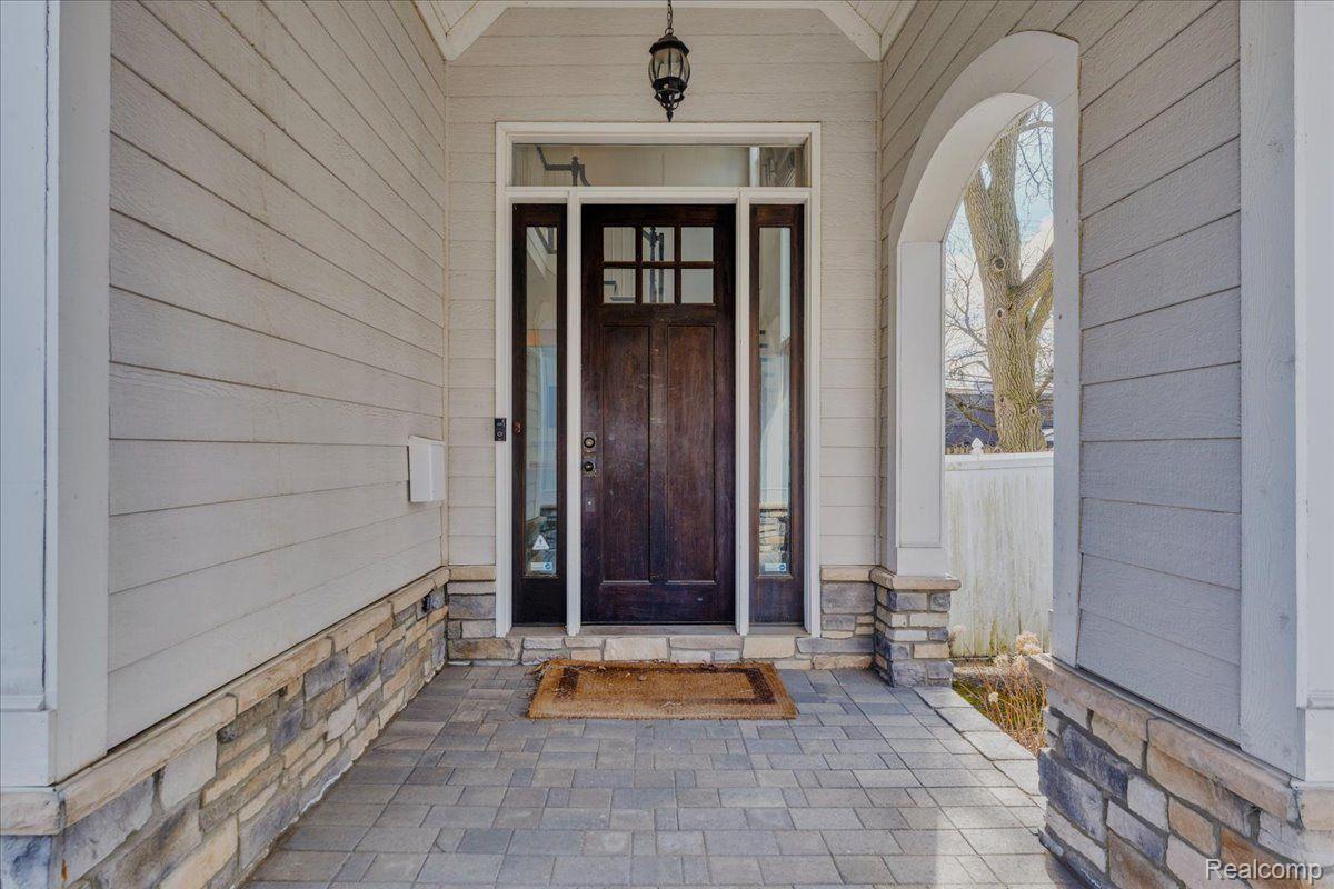 868 HAZEL Street