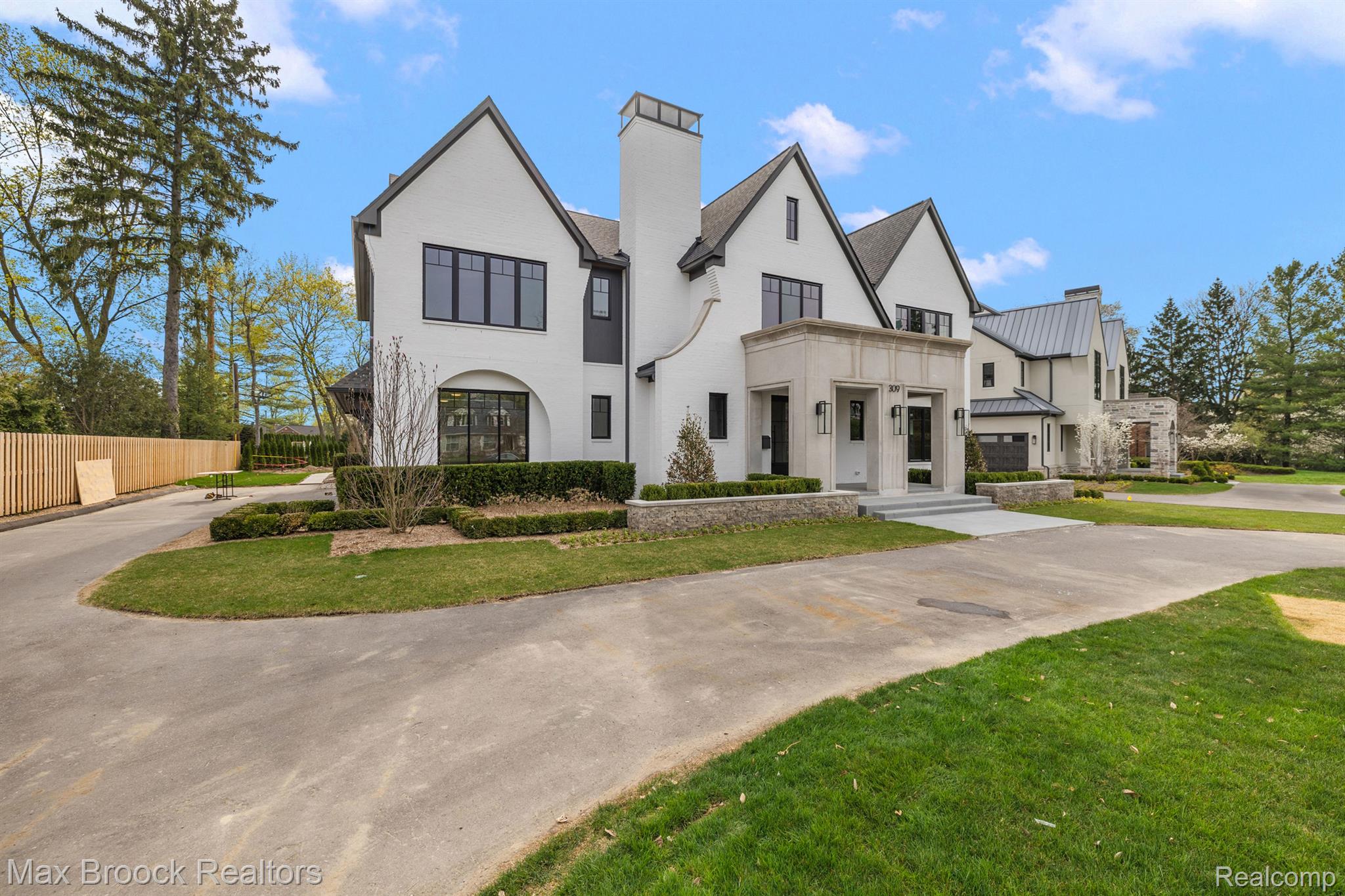 309 Arlington Street