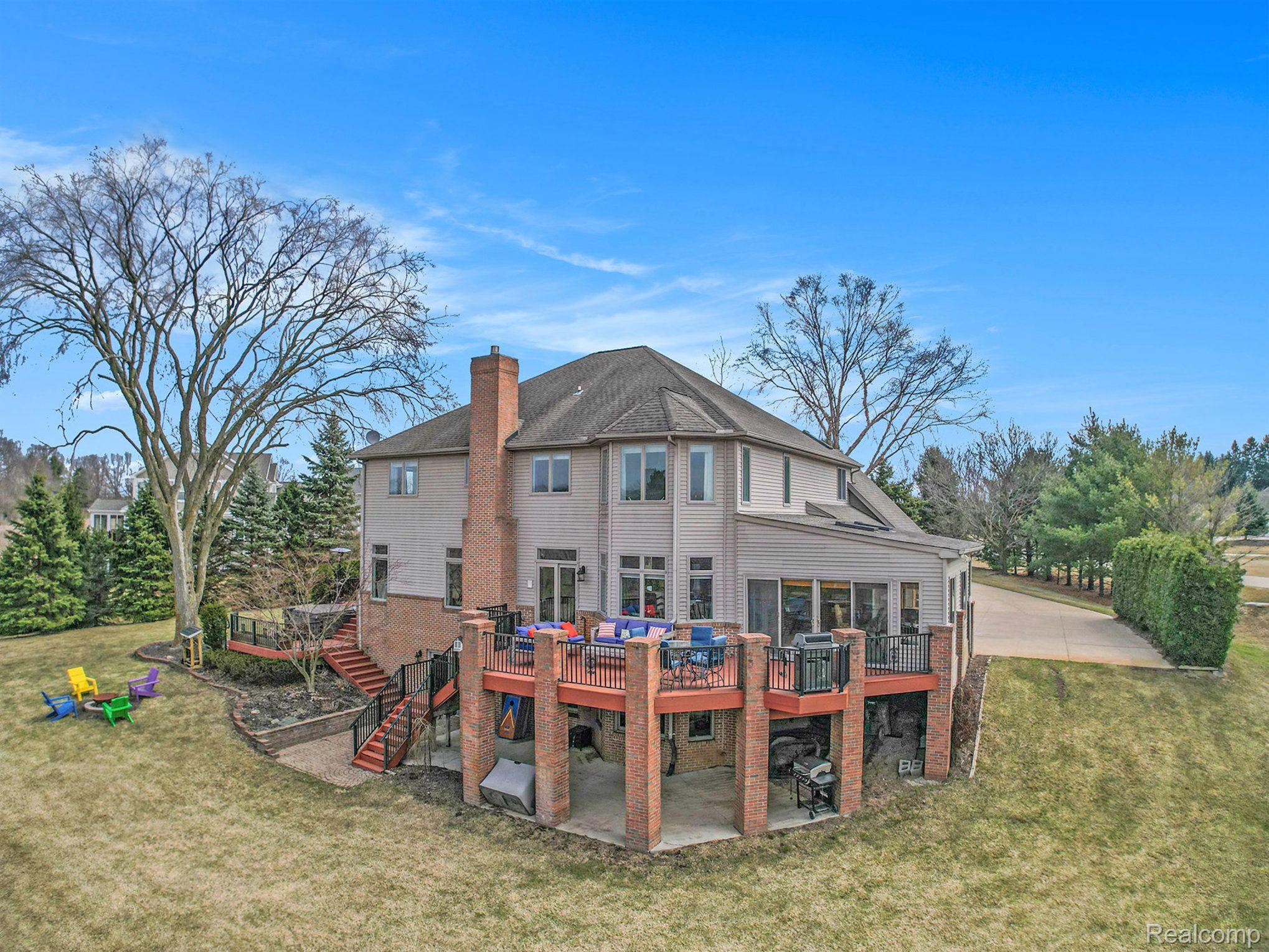 490 Hunters Crest Drive