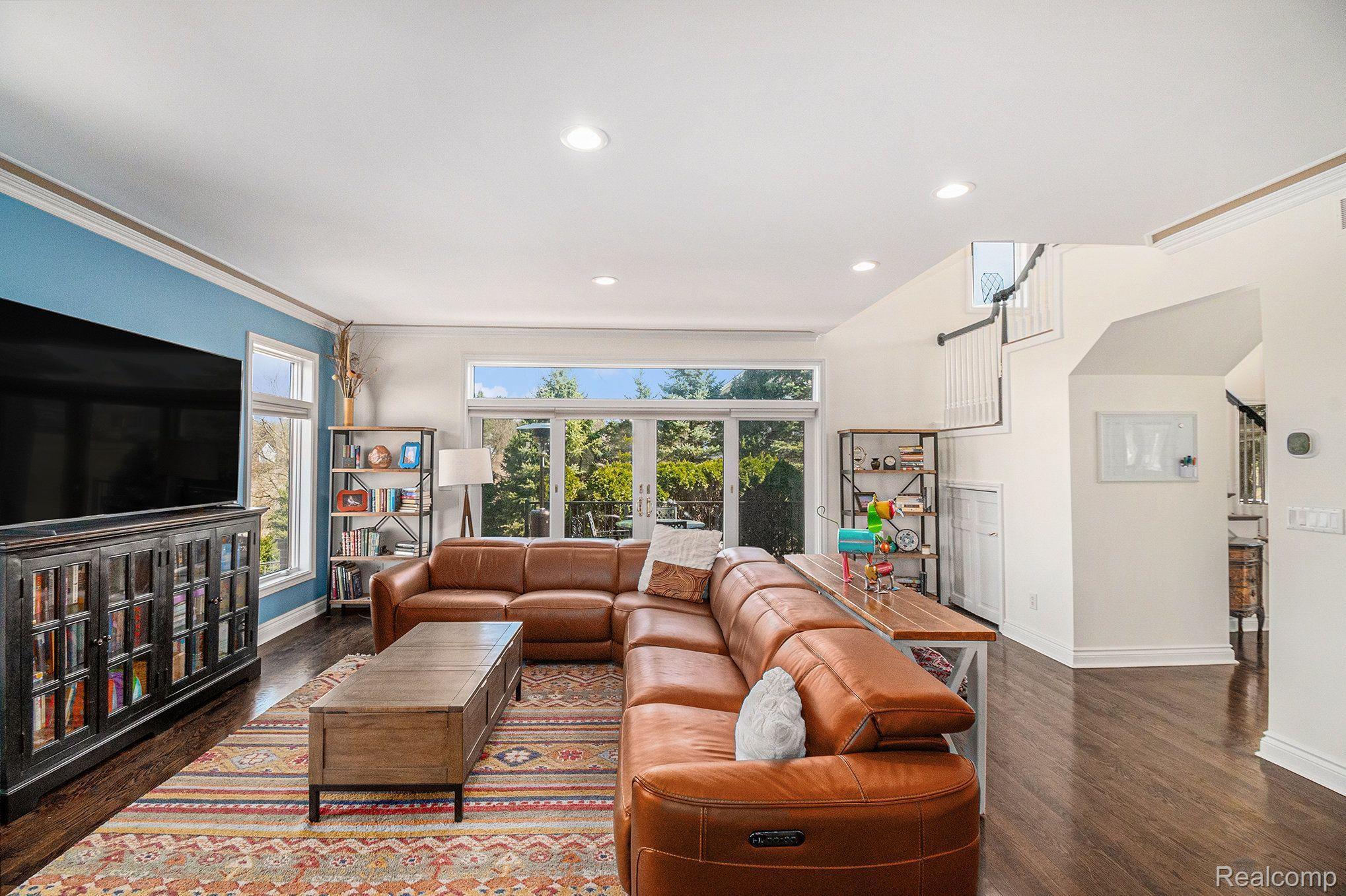 490 Hunters Crest Drive