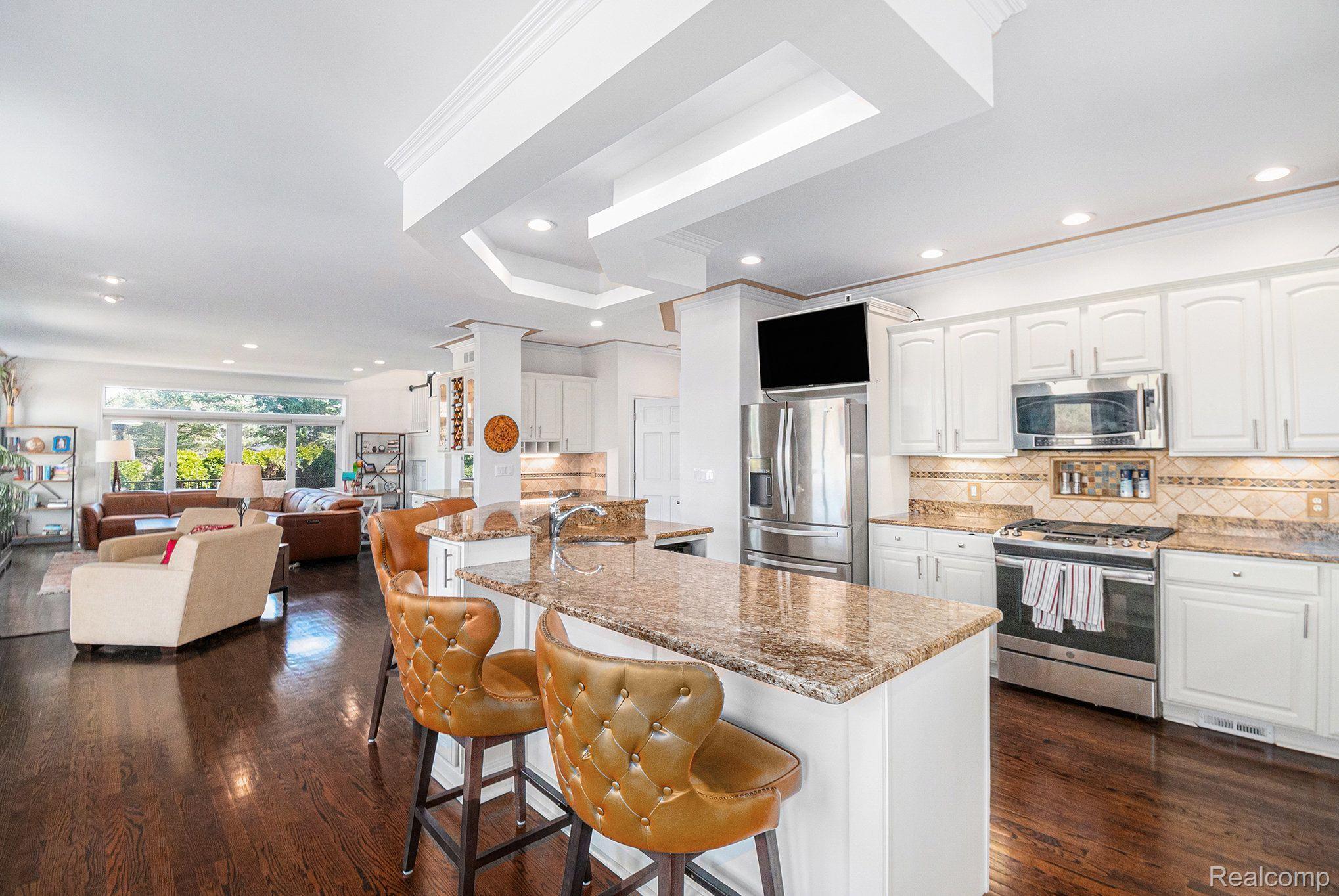 490 Hunters Crest Drive