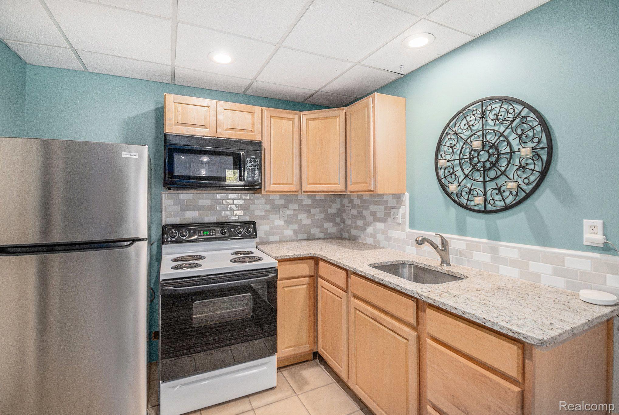 490 Hunters Crest Drive