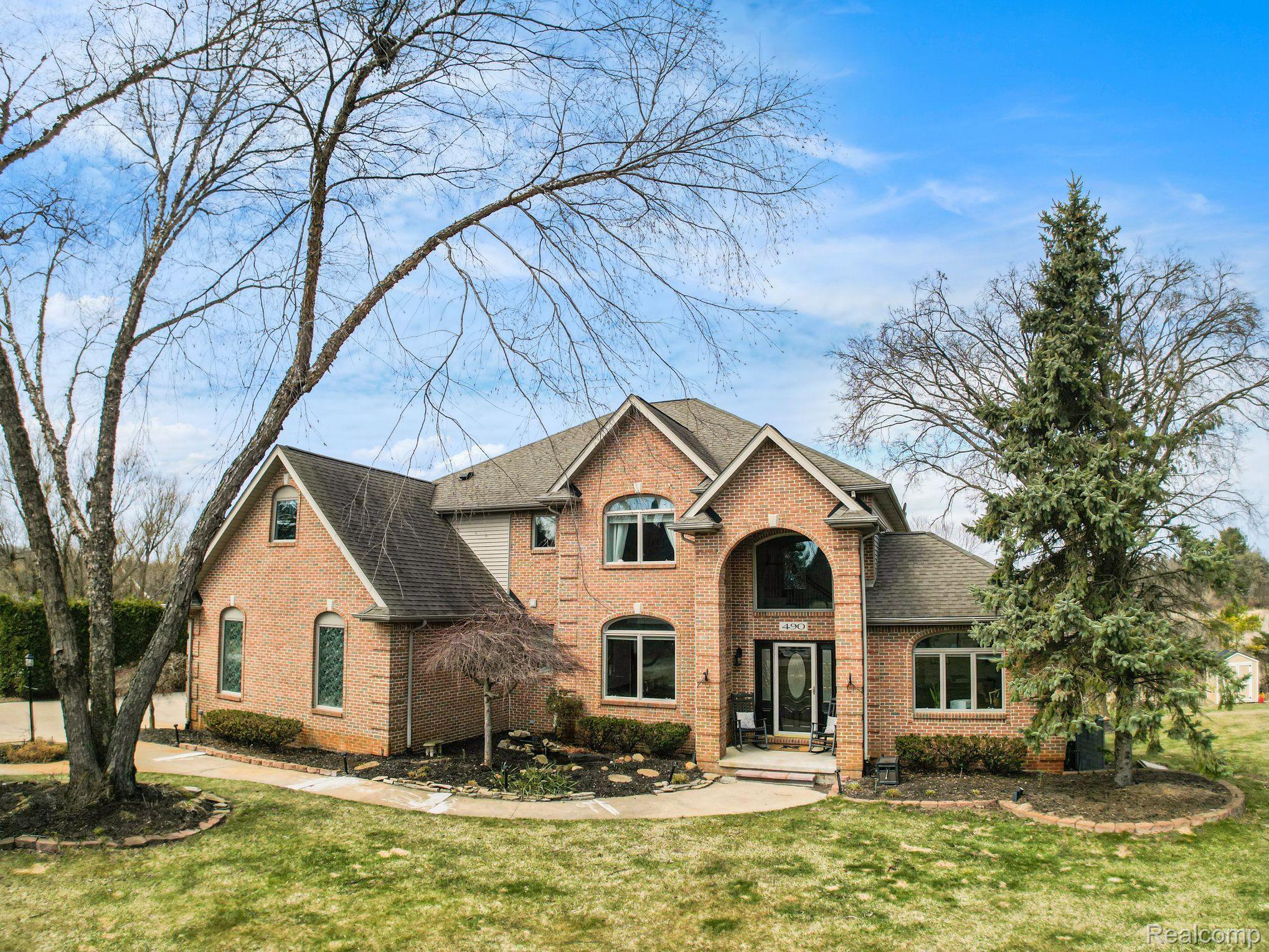 490 Hunters Crest Drive