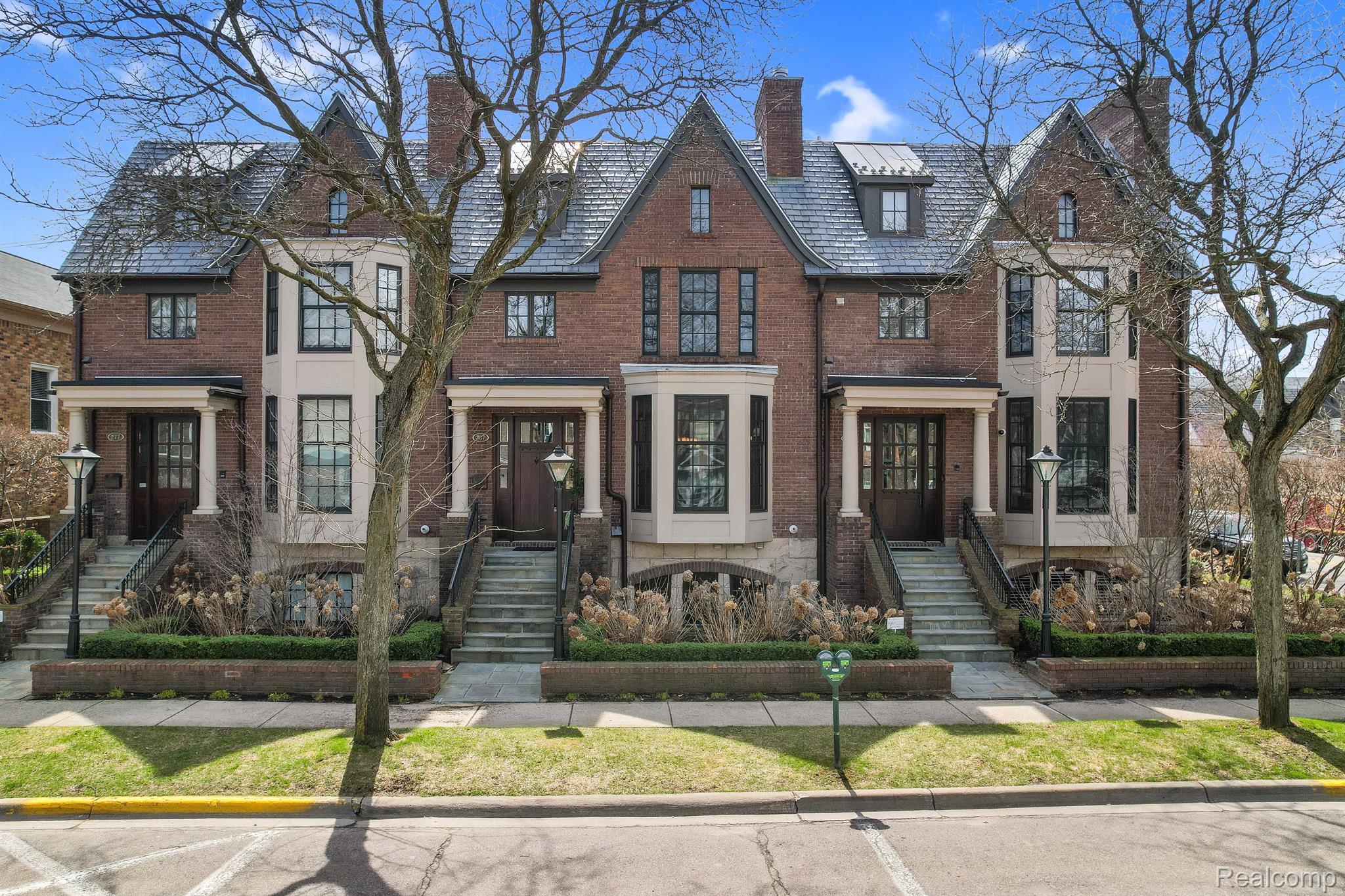 287 W BROWN Street