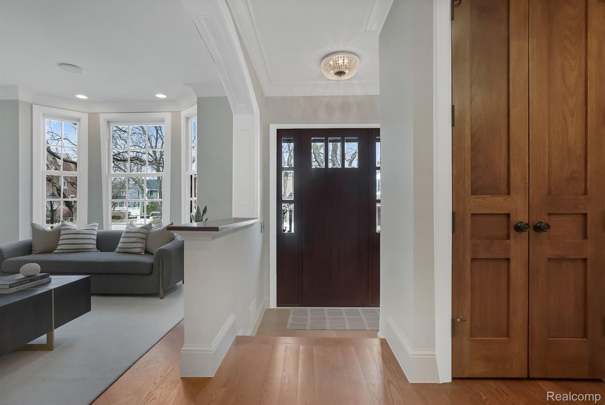 287 W BROWN Street