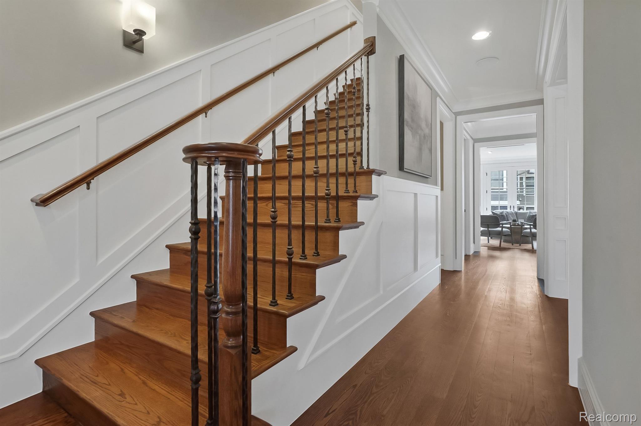287 W BROWN Street