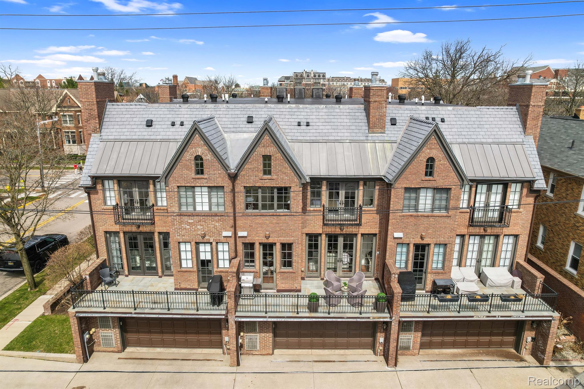 287 W BROWN Street