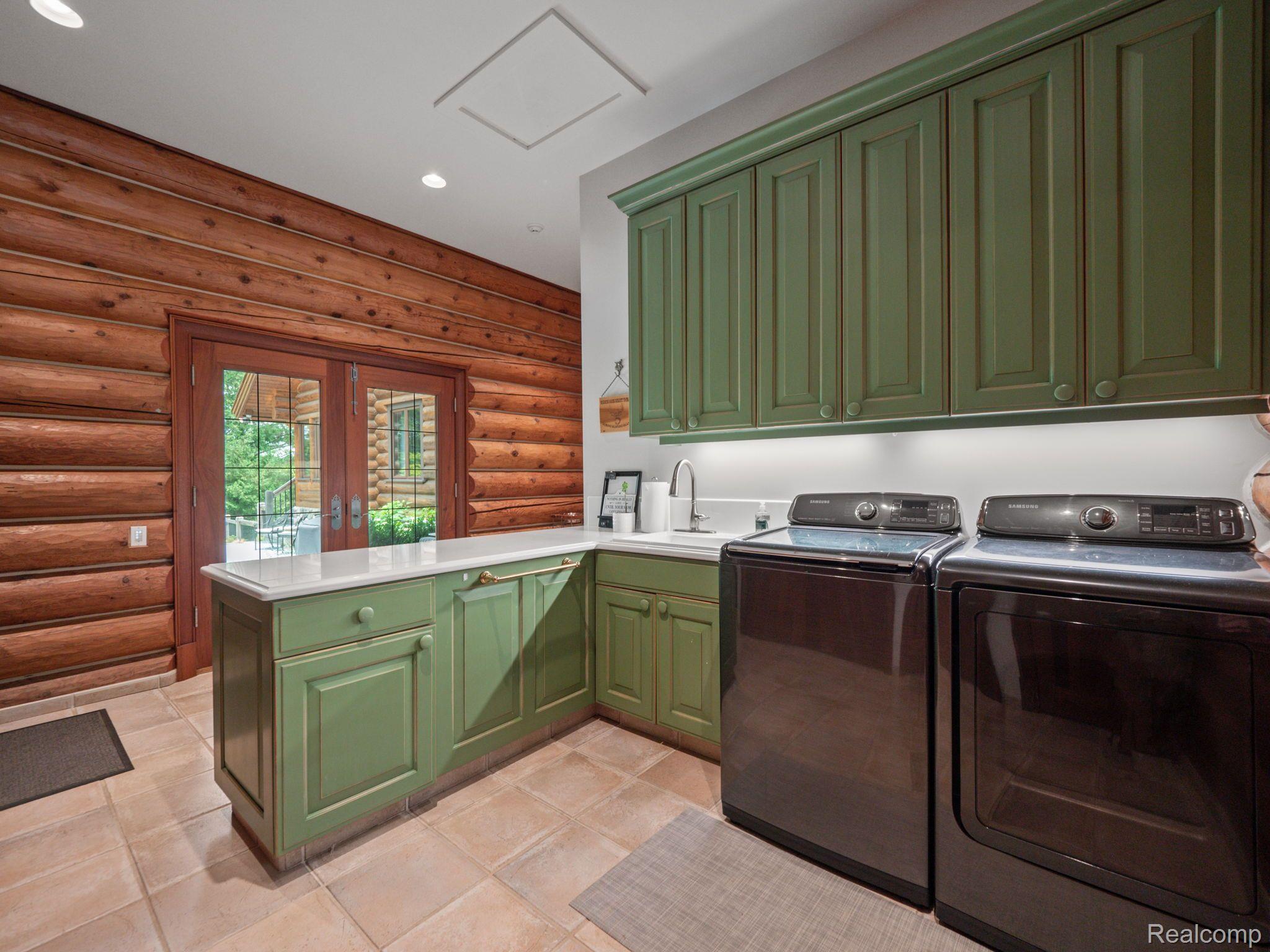 5600 GARDNER Road