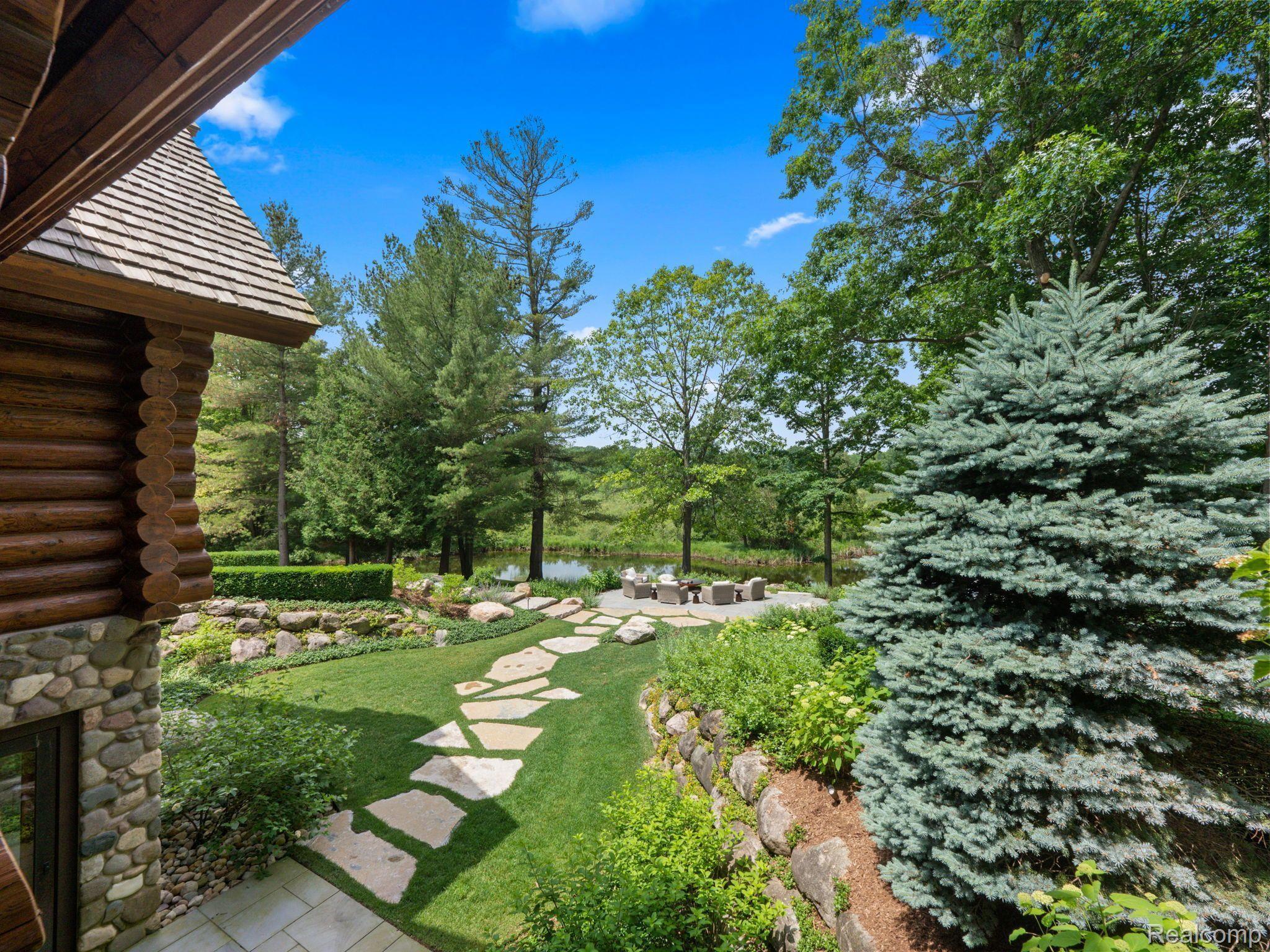 5600 GARDNER Road