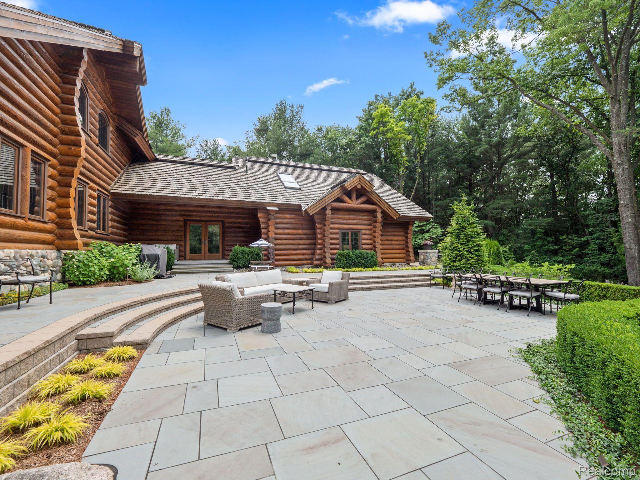5600 GARDNER Road