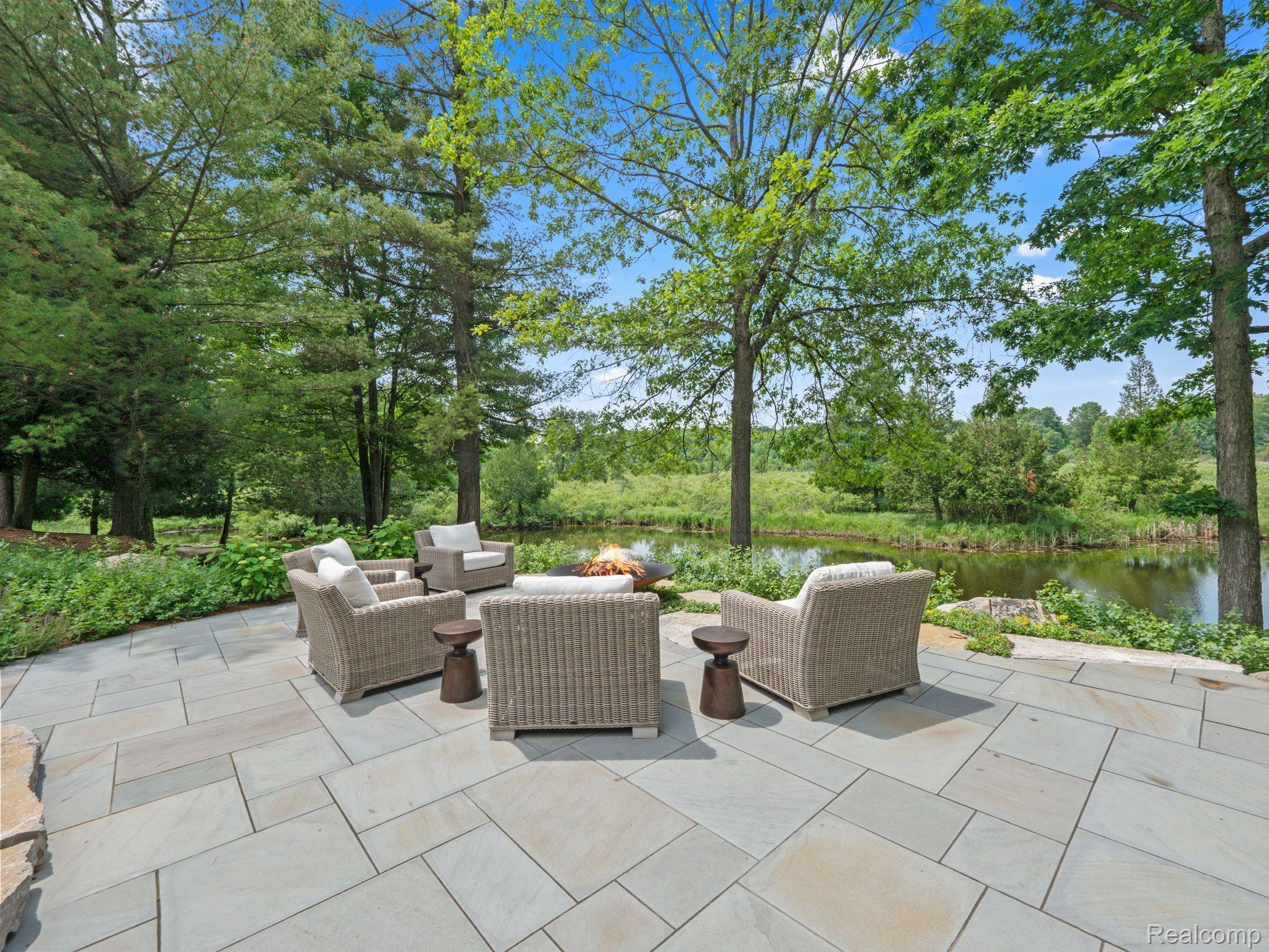 5600 GARDNER Road
