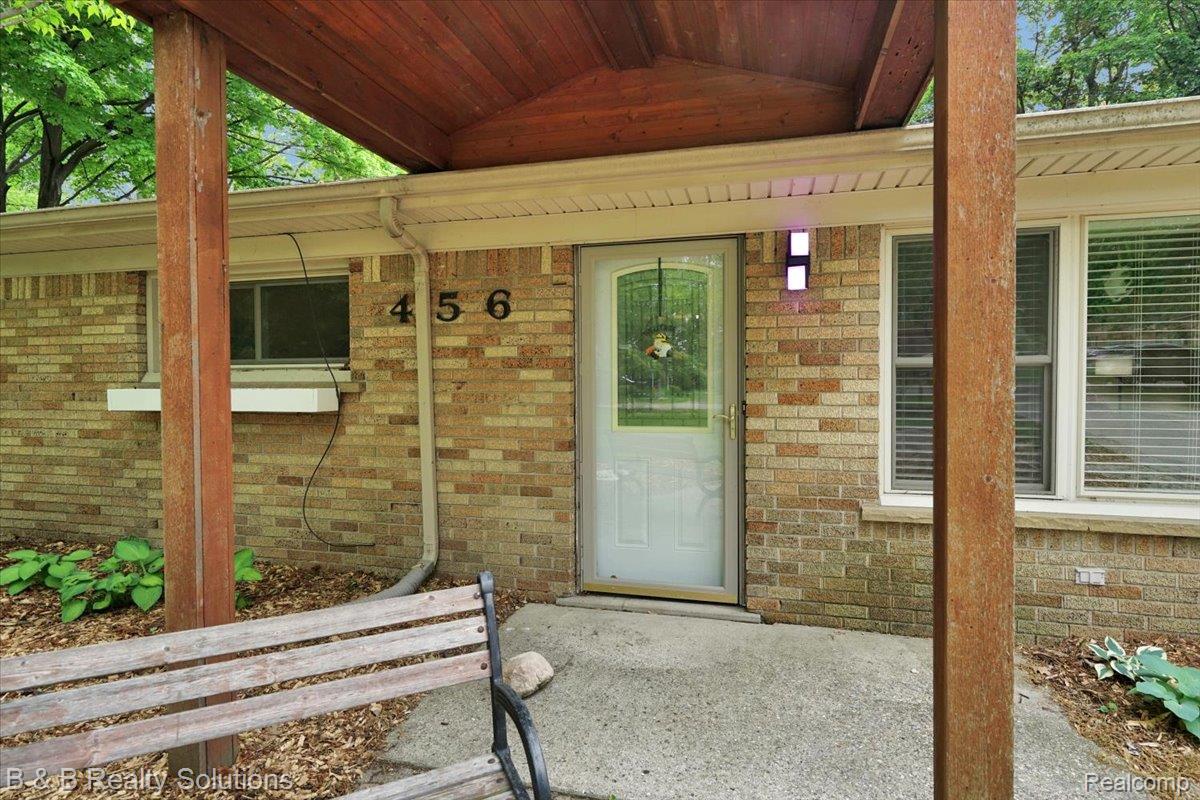 456 E Hurst Drive