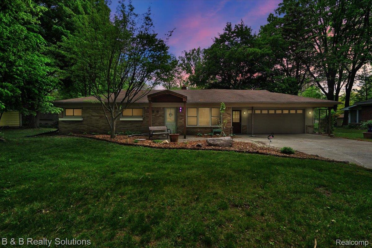 456 E Hurst Drive