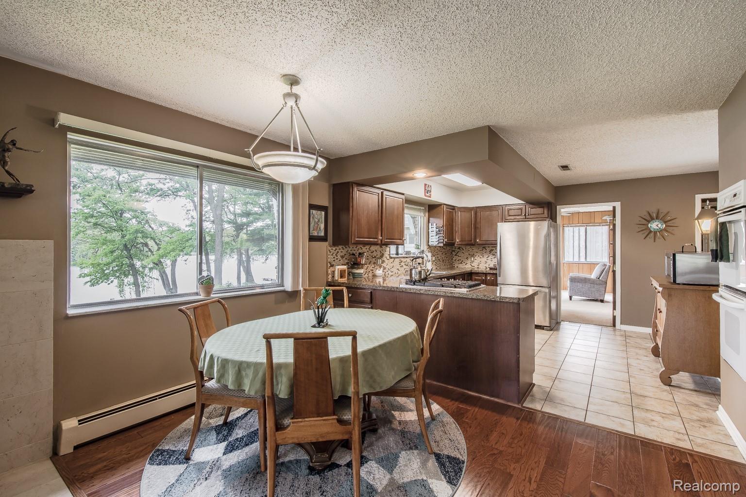 63 Lakeview Drive