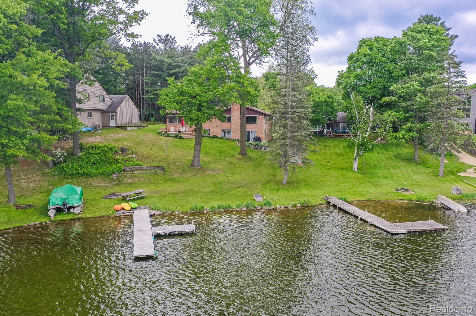 63 Lakeview Drive