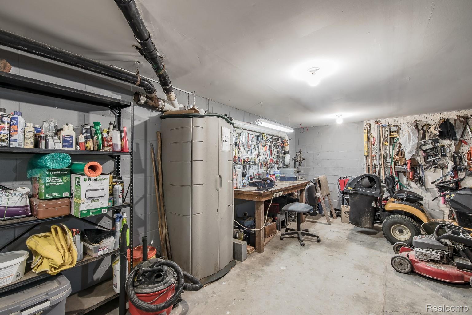 63 Lakeview Drive