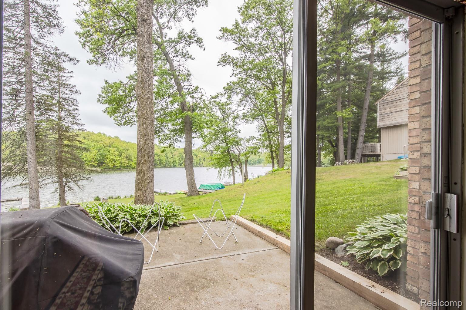 63 Lakeview Drive