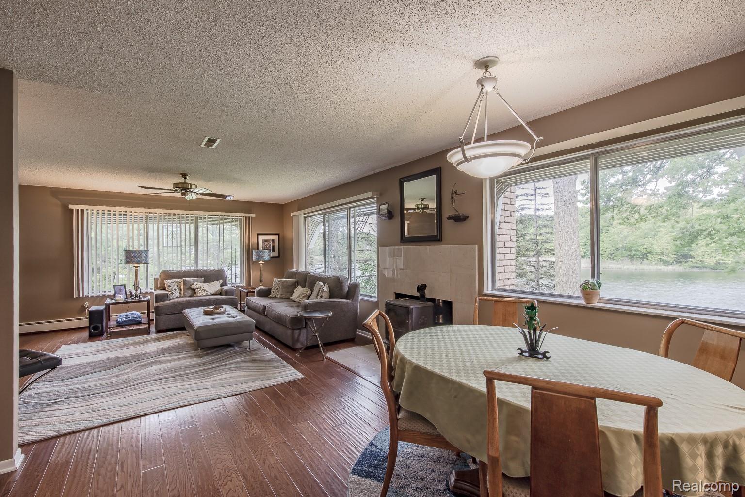 63 Lakeview Drive