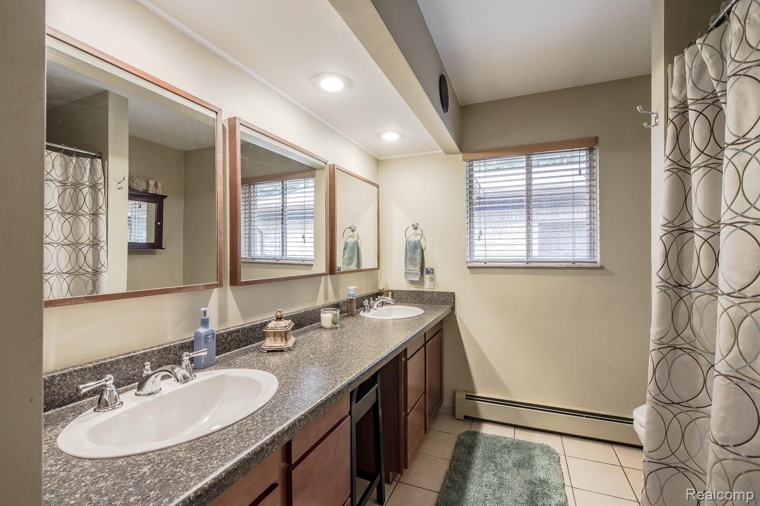 63 Lakeview Drive