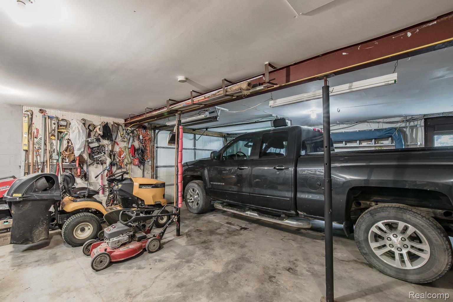 63 Lakeview Drive