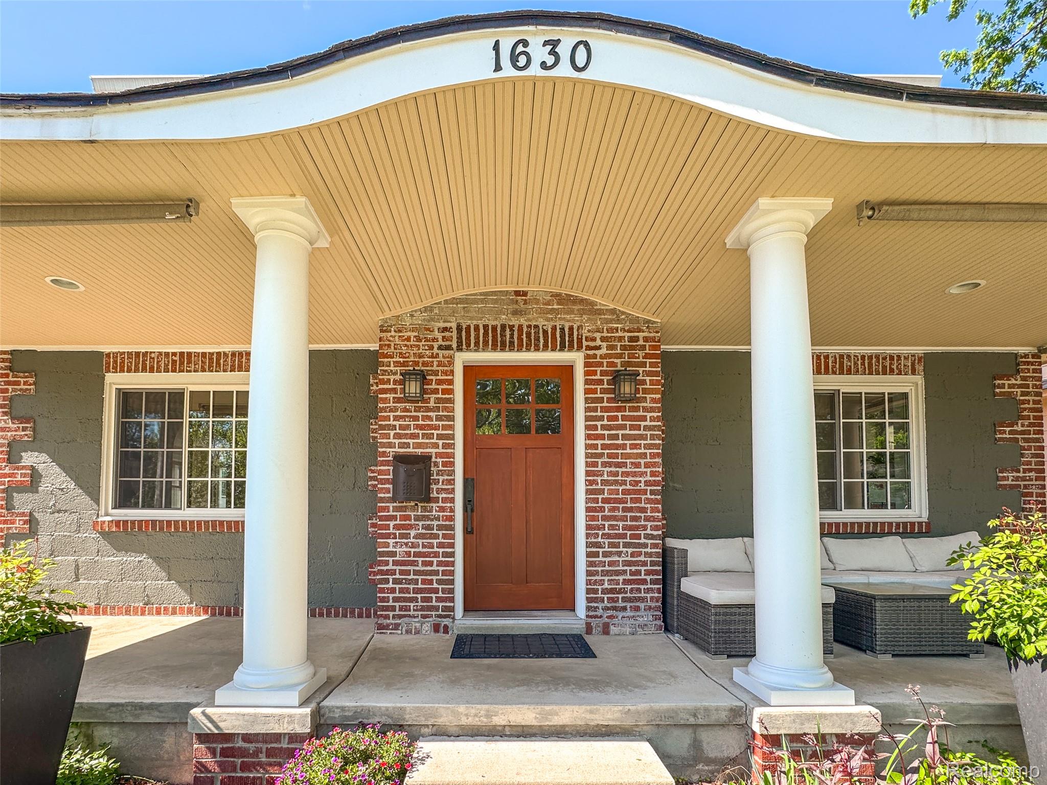 1630 W Houstonia Avenue