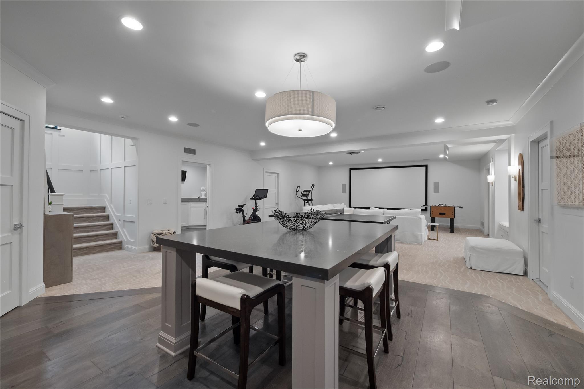 933 N Sherman Drive
