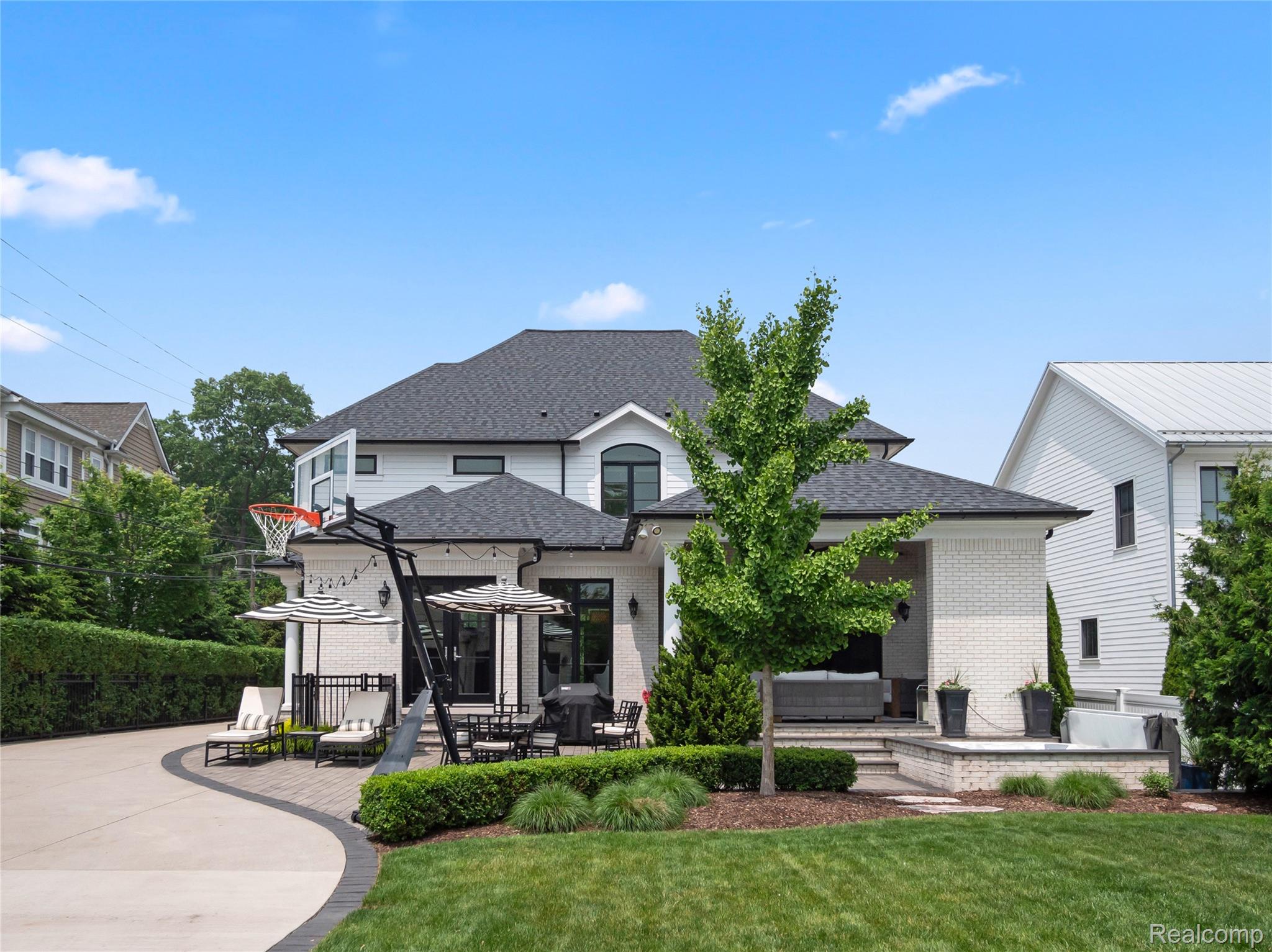 933 N Sherman Drive