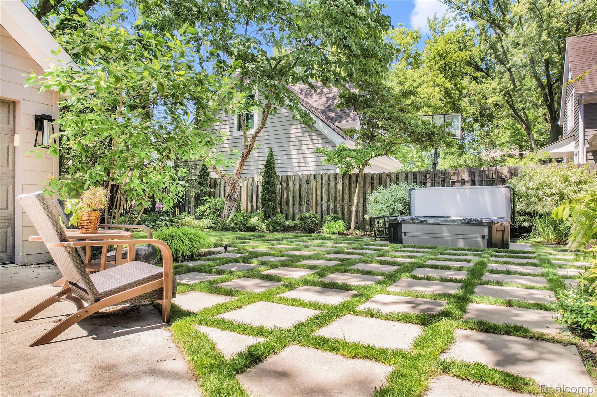 1492 Pierce Street